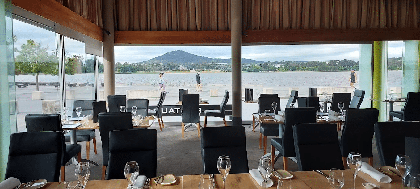 Restaurant with lake view in Canberra