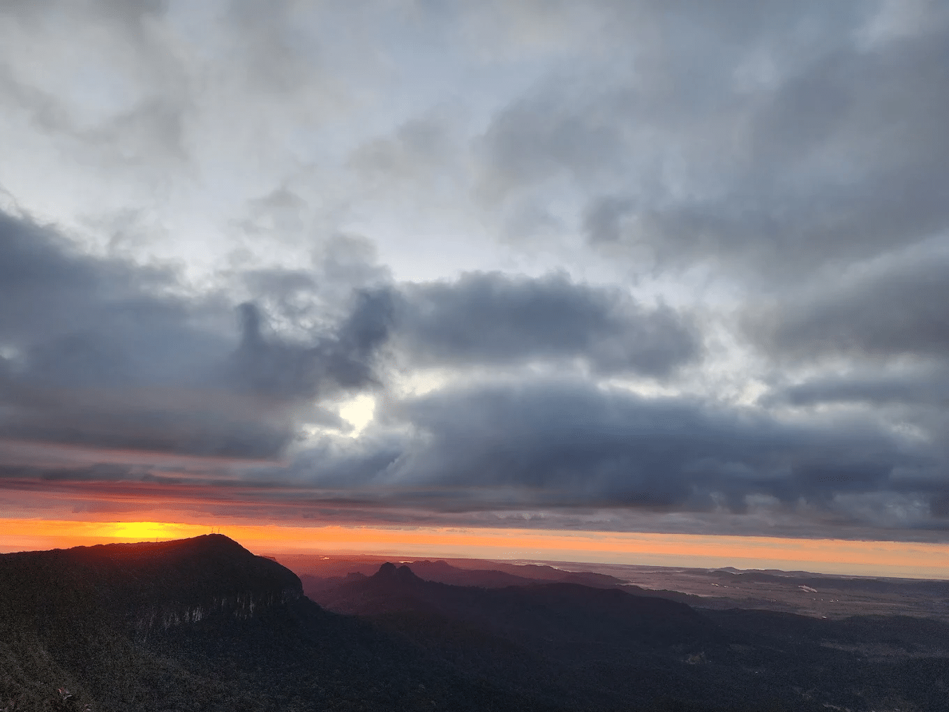 Sunset over mountain range in Gold Coast