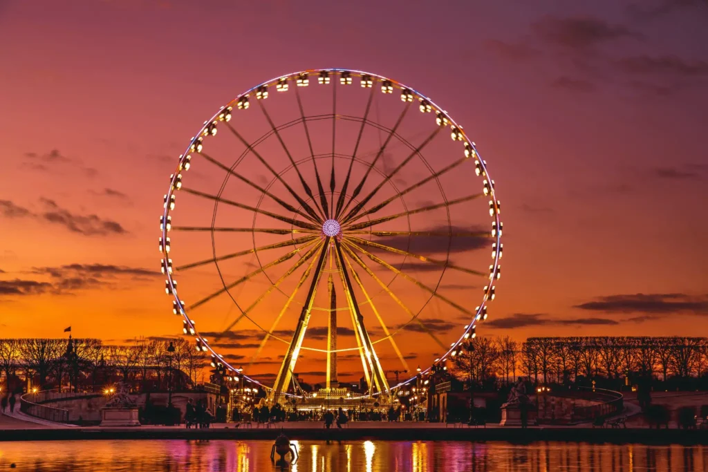 ferris wheel over water at brisbane school excursion site