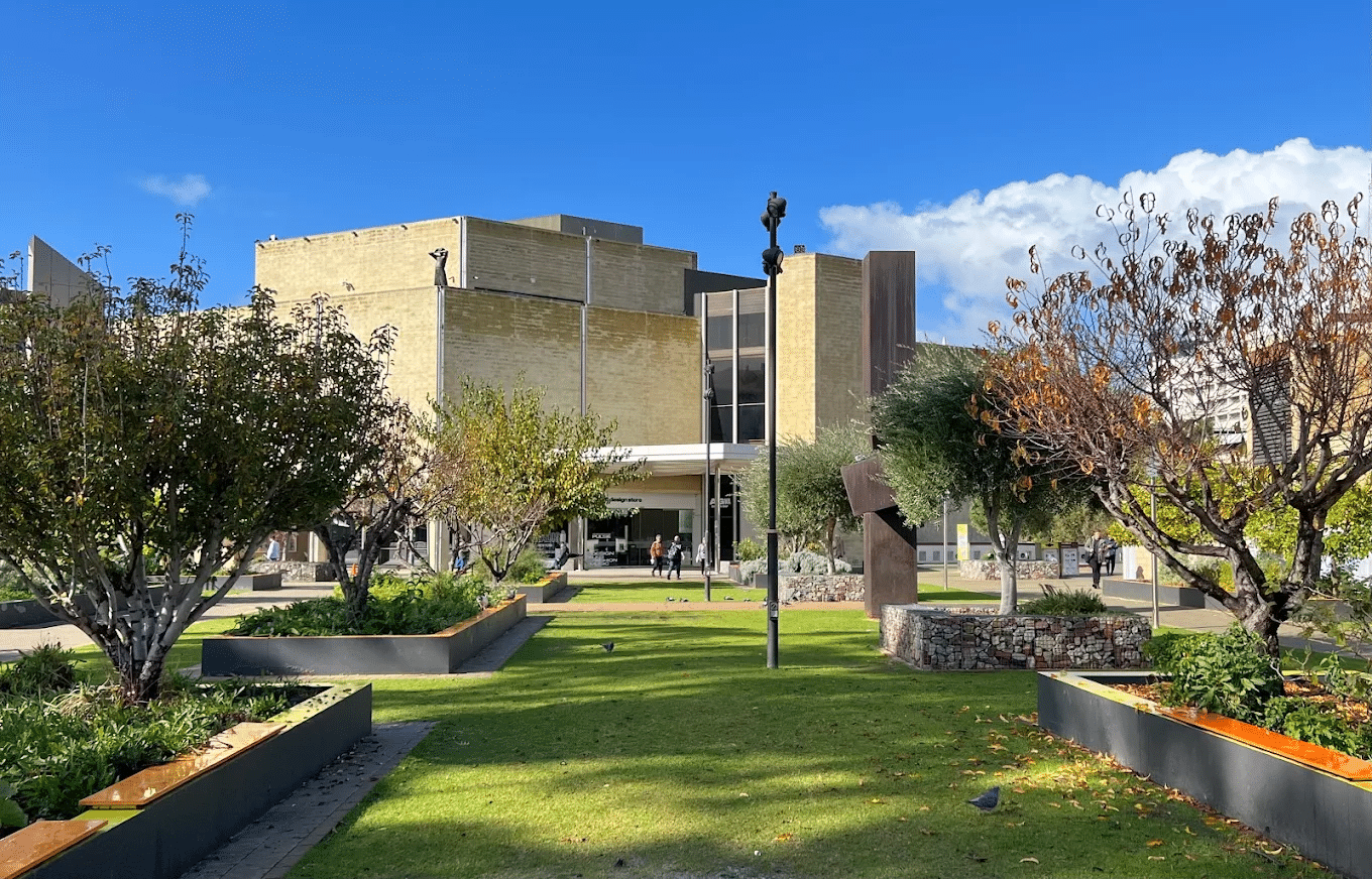 Large building with lawn for school excursions in Perth