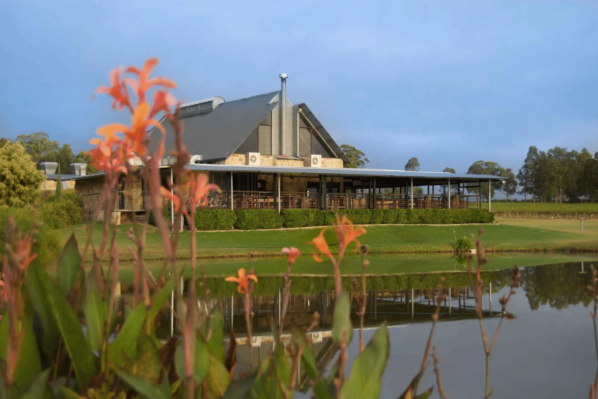 Large house by a lake in Hunter Valley