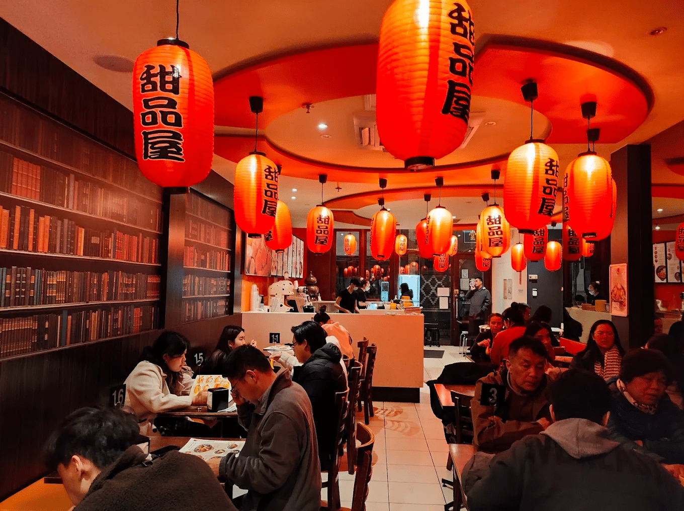 People dining at a restaurant in Melbourne