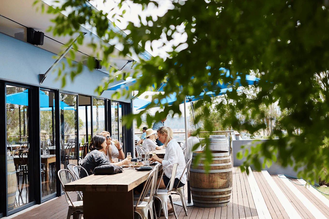 People enjoying a food and wine tour in Launceston