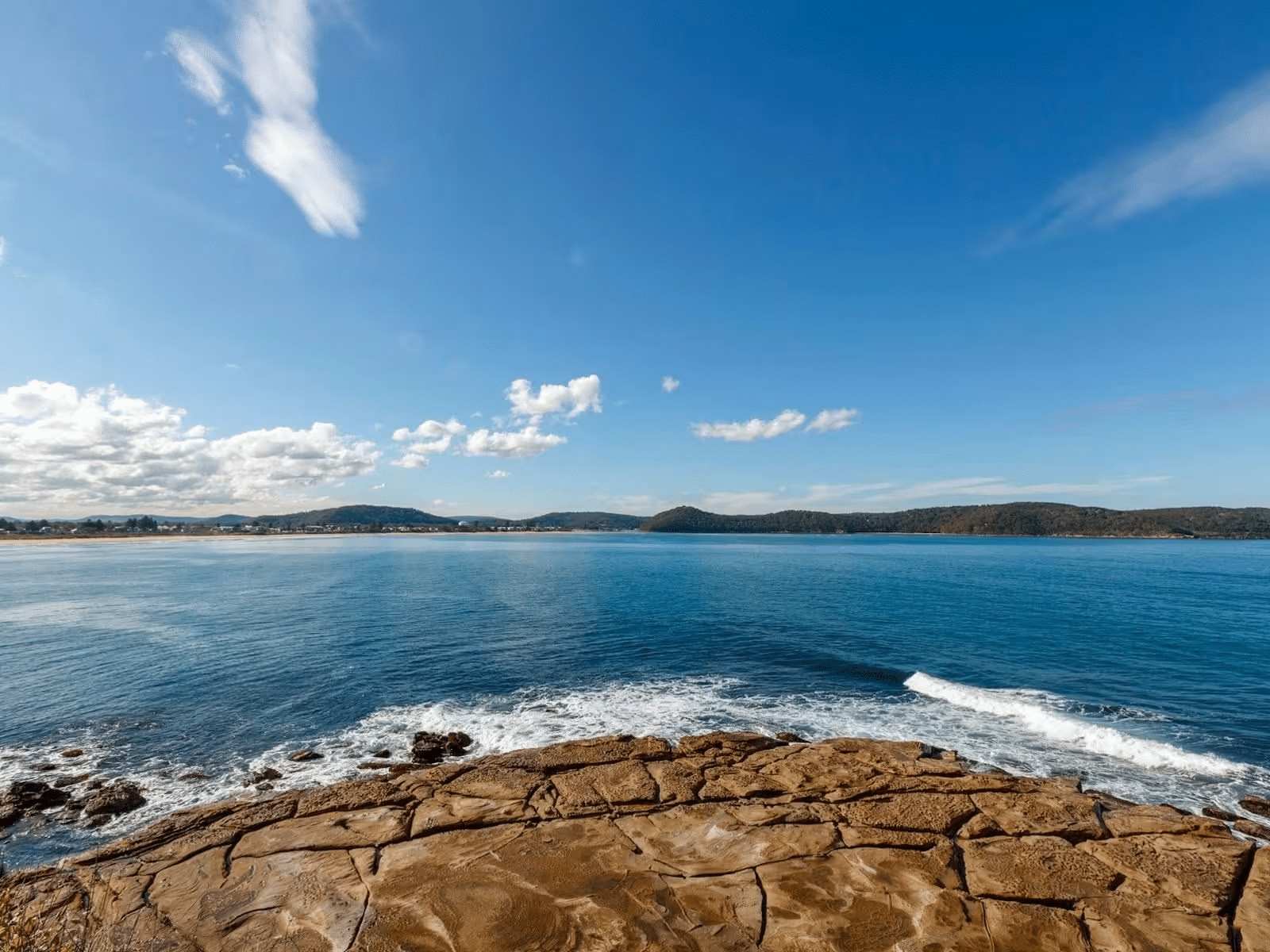 Rocky shore ocean view on Central Coast