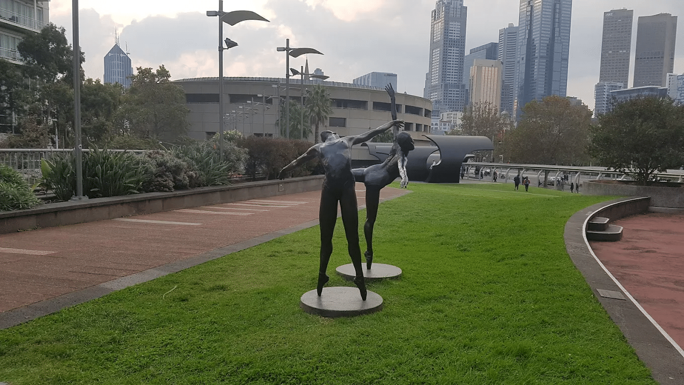 Sculpture of woman and child in Melbourne park