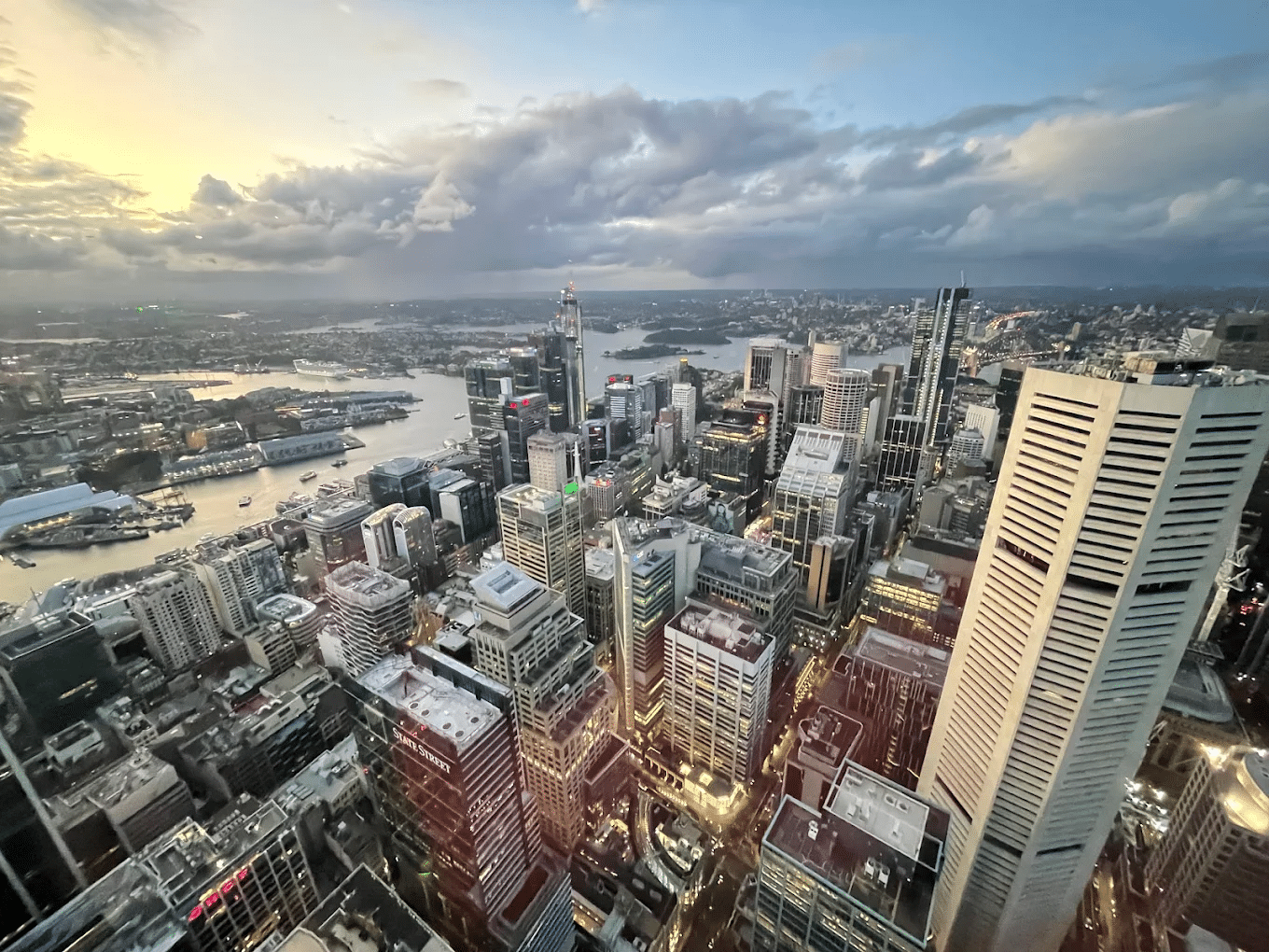 Skyline view of Sydney city at dusk