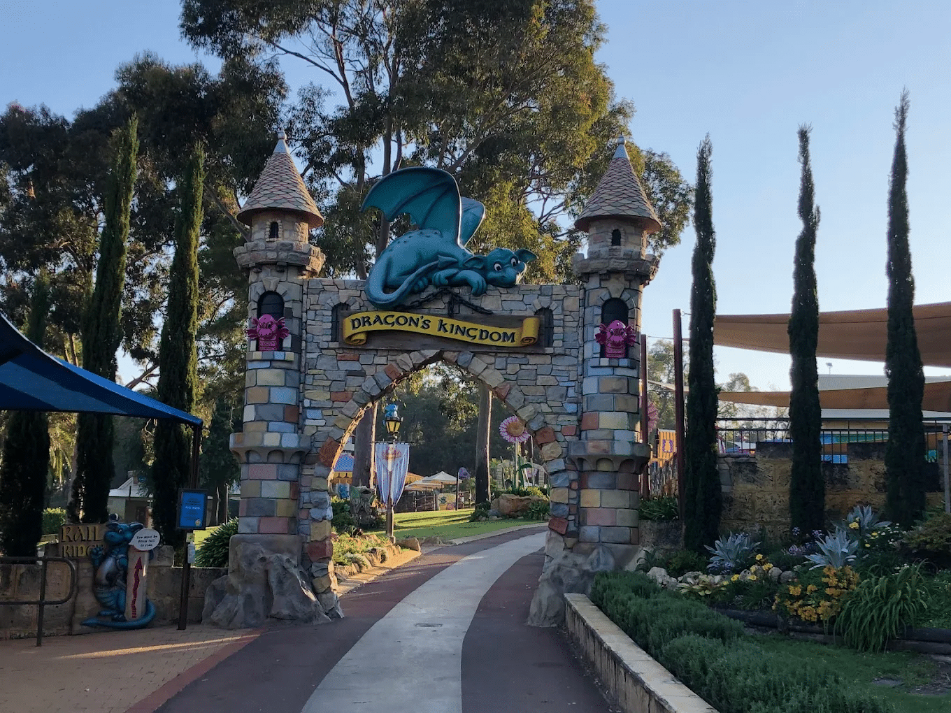 Stone gate with dragon sculpture in Perth