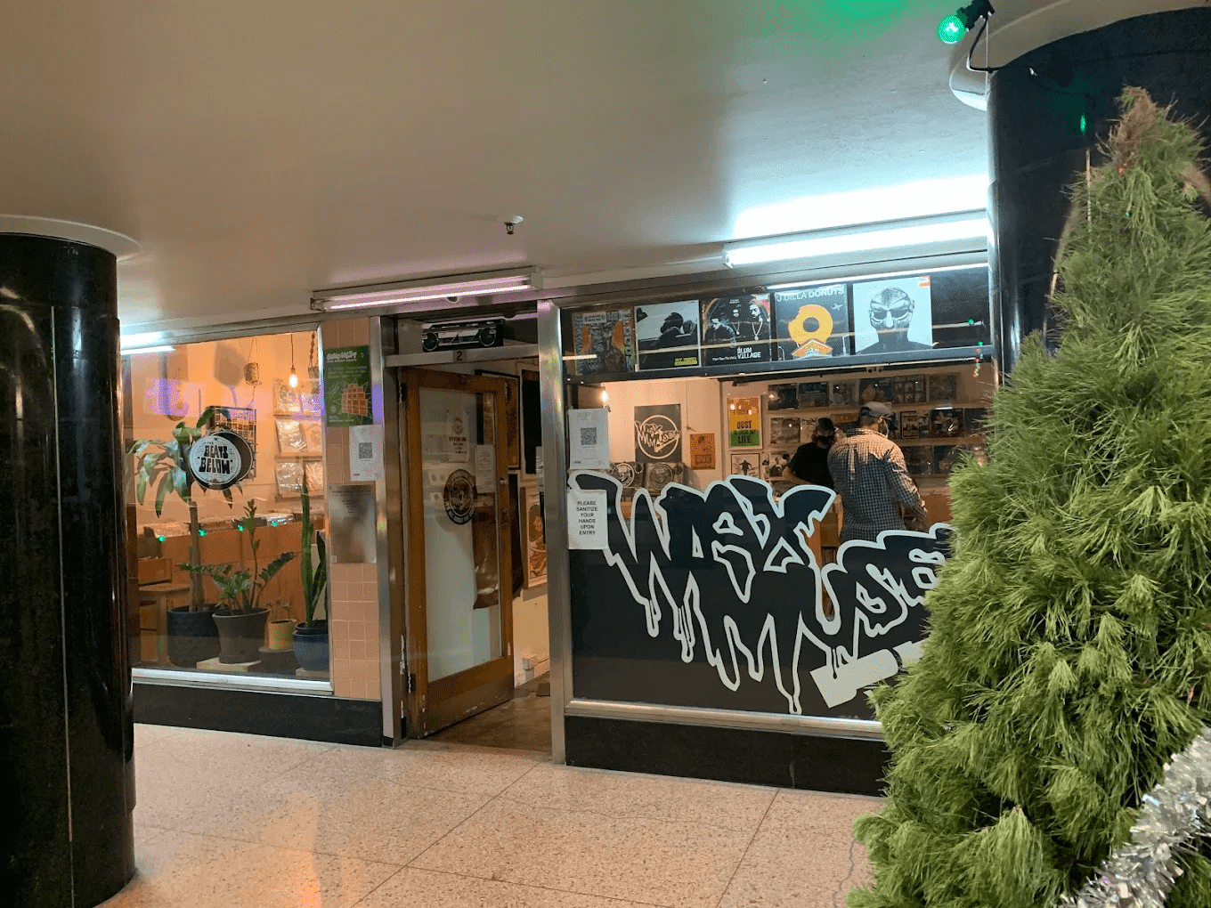 Storefront with Christmas tree in Melbourne