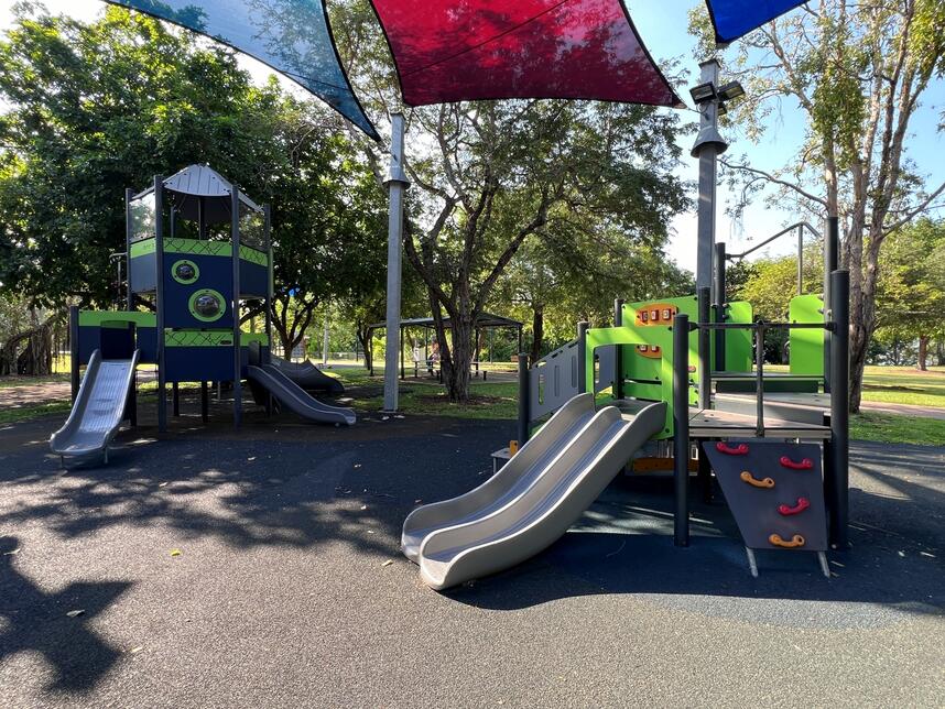 bicentennial park esplanade