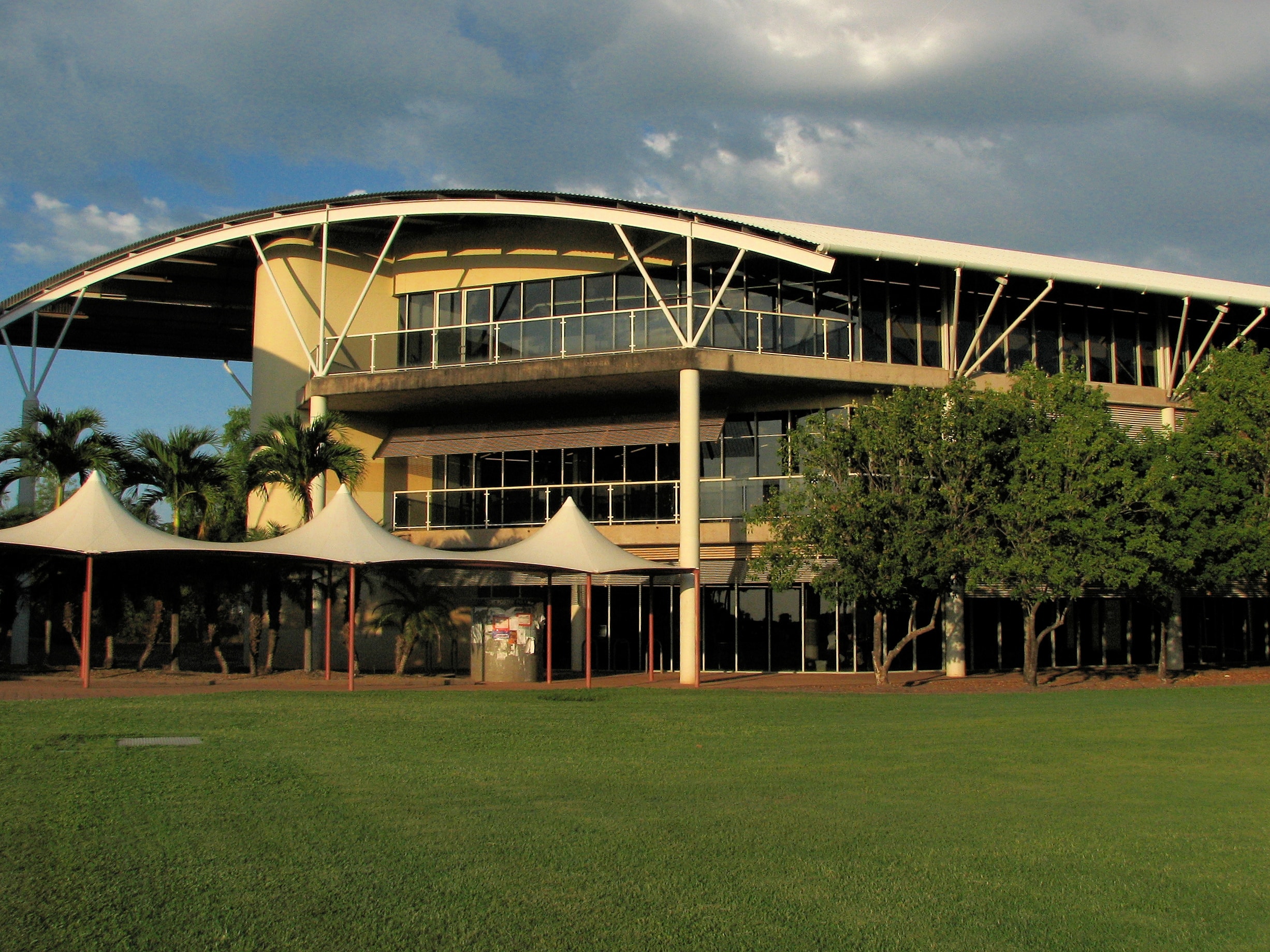 charles darwin university