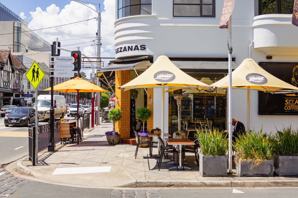 toorak road shopping dining